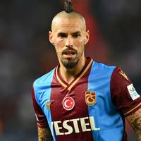 Einer der besten Fußballer der Slowakei verkündet sein Karriereende im Sommer. Er hat für den SSC Neapel dabei einen Rekord aufgestellt.