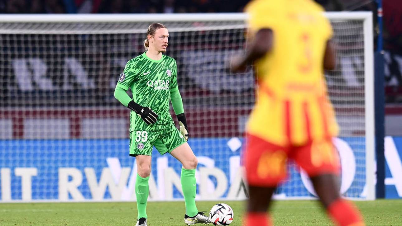 Gegen RC Lens erhielt Safonov das Vertrauen von Enrique