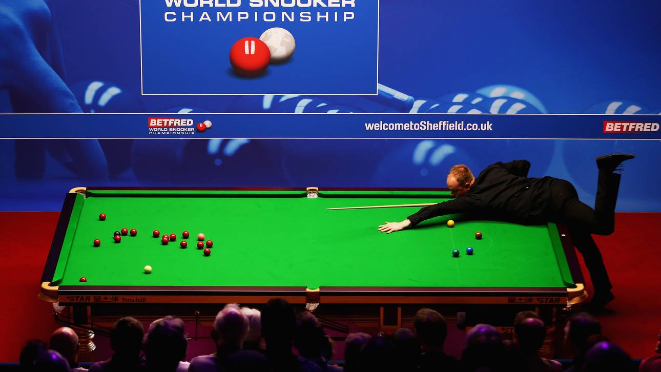 World Snooker Championship - Day Six Während des Spiels muss mindestens ein Fuß des Spielers ständigen Kontakt mit dem Boden haben