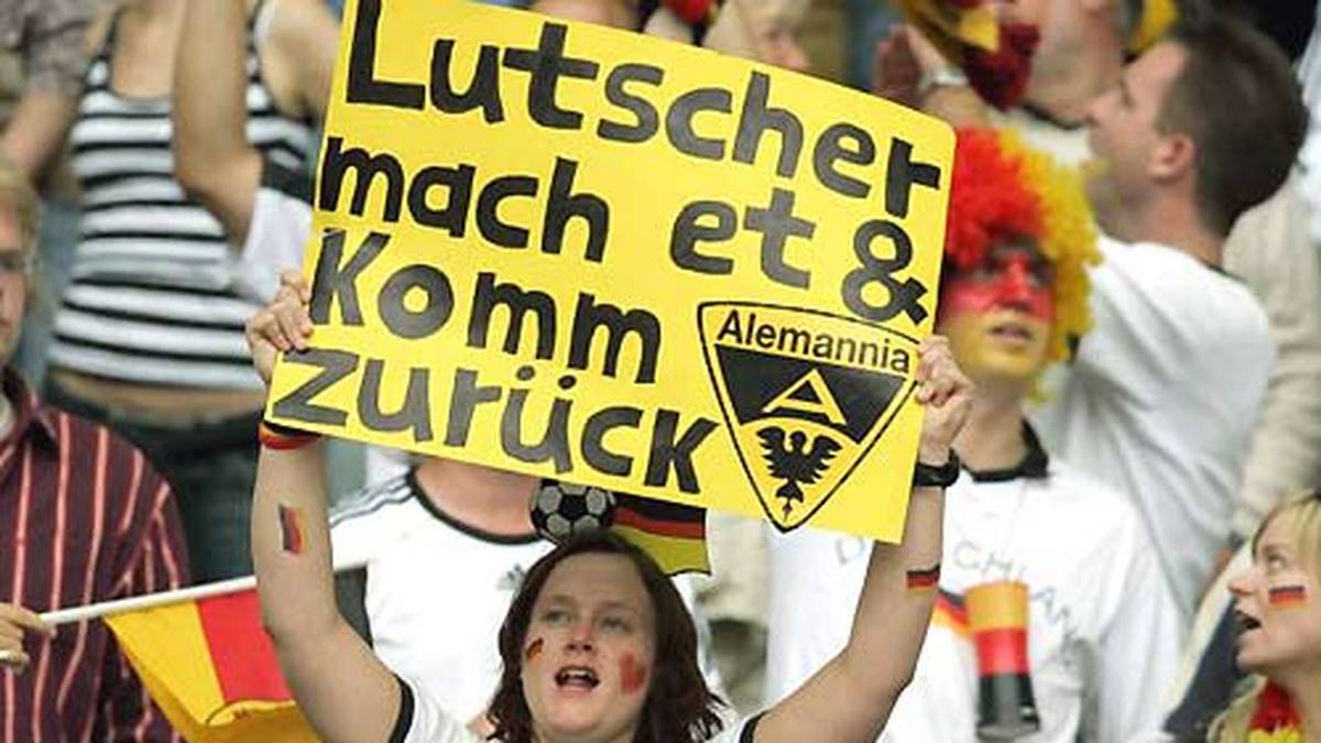 Am 14. Mai absolviert er in Kaiserslautern sein letztes Bundesligaspiel für Bremen. Ihn wird es wohl ins Ausland ziehen, auch wenn ihn seine Aachener Fans lieber am Tivoli sehen würden