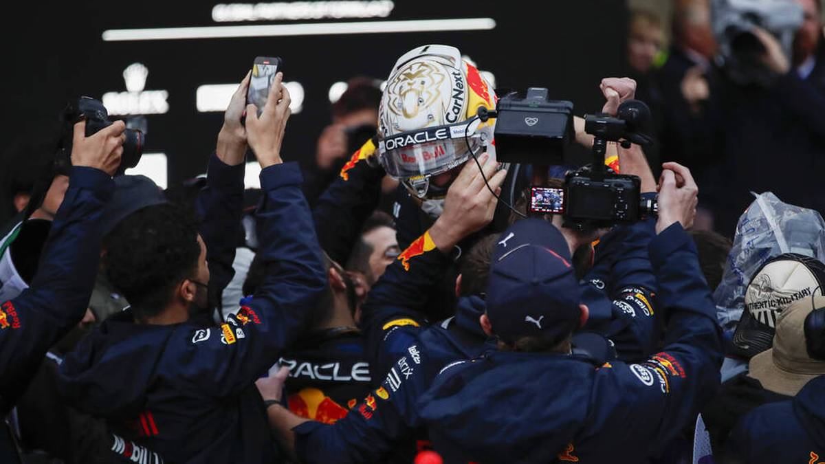 Max Verstappen siegt beim Großen Preis von Japan und verteidigt damit seinen Weltmeister-Titel in der Formel 1