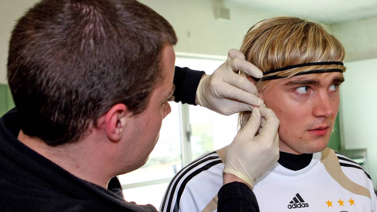 MARCEL SCHMELZER: Der Dortmunder gilt wie Beck als vielversprechende Nachwuchshoffnung auf der Position des Außenverteidigers. Auch er kann diese im Nationaltrikot nie ganz erfüllen, hat beim BVB immer wieder mit Verletzungen zu kämpfen und ist daher nicht mehr erste Wahl