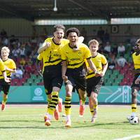 Im Finale der deutschen U17-Meisterschaft liefern sich Dortmund und Leverkusen ein irres Duell mit mehreren späten Toren. Am Ende jubeln die Westfalen.