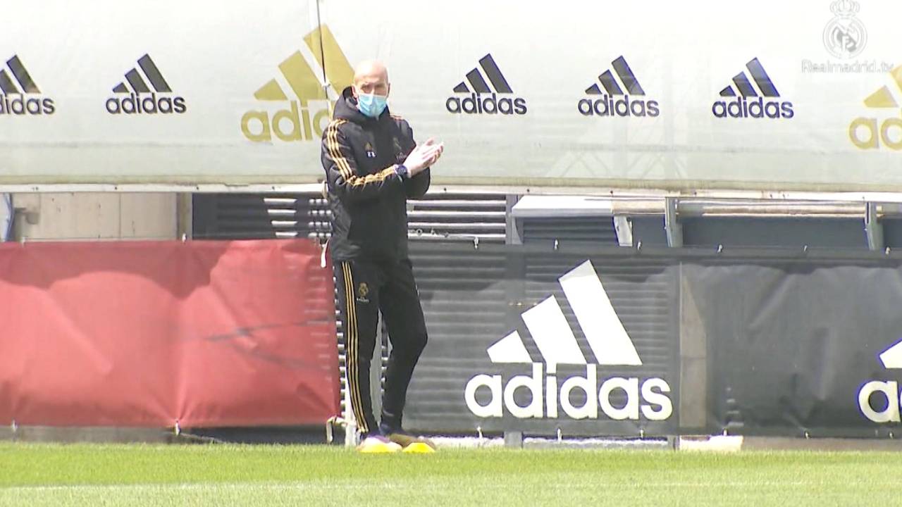 Vorbildlich! Zinedine Zidane im ersten Training mit Maske | Real Madrid