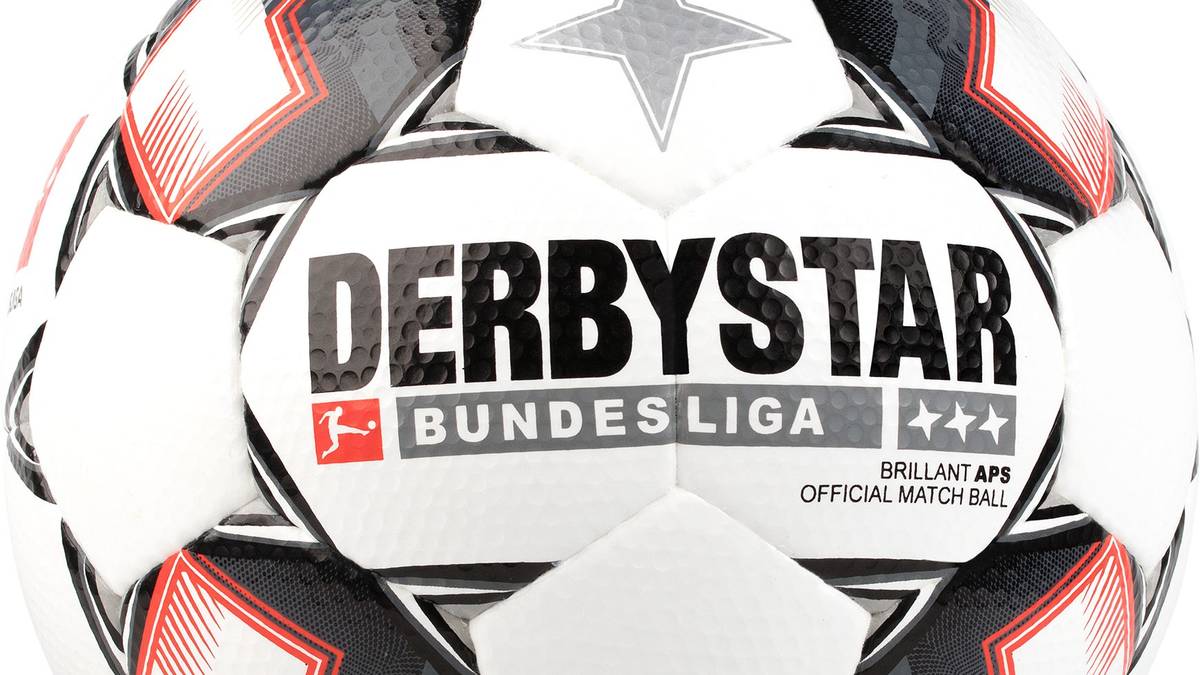 SAISON 2018/19: Ab der neuen Spielzeit müssen sich die Bundesliga-Stürmer nun also an den Derbystar Brillant APS gewöhnen. Wer knipst mit dem neuen Ball am besten?