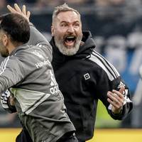„Heißes Herz“ und „ganz, ganz coolen und sachlichen Kopf“ - so geht HSV-Trainer Tim Walter in das emotionale Stadtderby gegen St. Pauli.