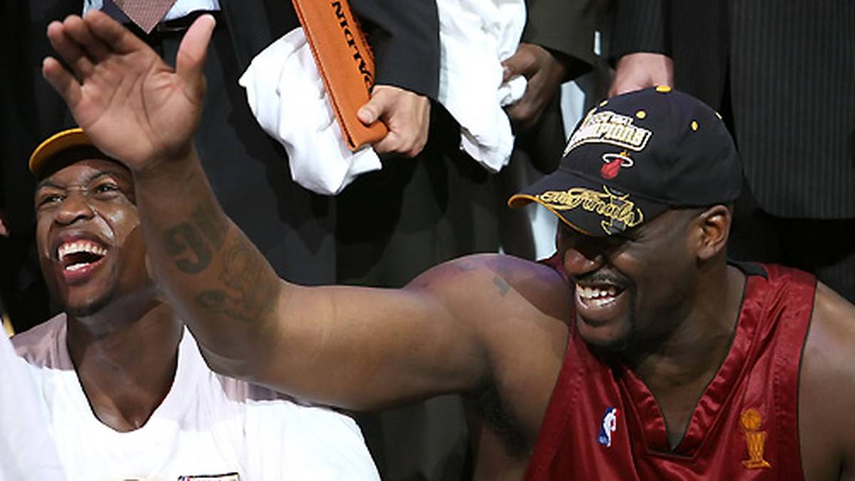 Am Ende jubeln Shaquille O'Neal (r., seine vierte Meisterschaft) und Finals-MVP Dwyane Wade