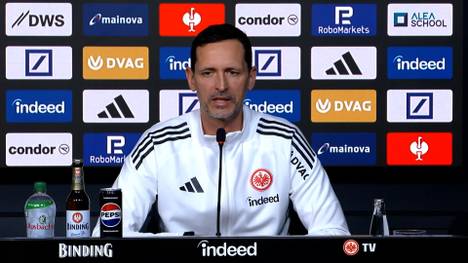 Der Sturmneuzugang von Eintracht Frankfurt, Younes Ebnoutalib, hat sich bereits in seiner zweiten Partie für die Hessen verletzt. Vor dem Auswärtsspiel in Bremen ging Trainer Dino Toppmöller näher auf die Situation ein, erklärte, wie es dem Angreifer geht, und wie die Mannschaft seinen Ausfall kompensieren will. 