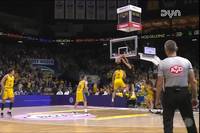 Spannung pur bei der Halbfinal-Neuauflage zwischen Chemnitz und ALBA Berlin. Die Entscheidung fällt durch einen sehenswerten Dunk.