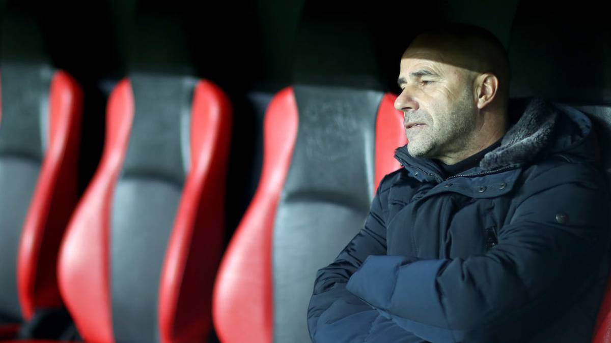 PETER BOSZ (BAYER LEVERKUSEN, Vertrag bis 2020): Beim BVB stürzte der Niederländer schnell, in Leverkusen hat er mehr Kredit. Mittelfristig wird er die Werkself jedoch in anderen Tabellenregionen als auf Platz 10 etablieren müssen, um den Ansprüchen gerecht zu werden
