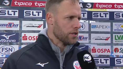 Nach der 2:5-Klatsche gegen Regensburg sind die Aufstiegshoffnungen in Rostock gedämpft. Entsprechend bedrückt zeigt sich Trainer Daniel Brinkmann nach dem Spiel.