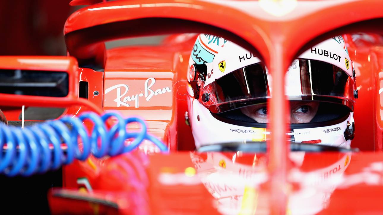 Ferrari im Training mit Problemen