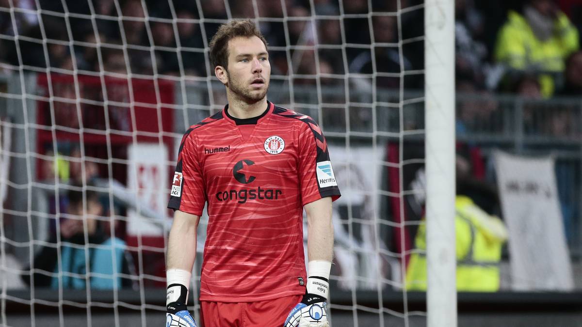27. PLATZ: Robin Himmelmann (FC St. Pauli): Weisse Westen: 1 - Gegentore: 23