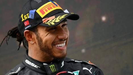 Lewis Hamilton setzt sich erneut an die Spitze
