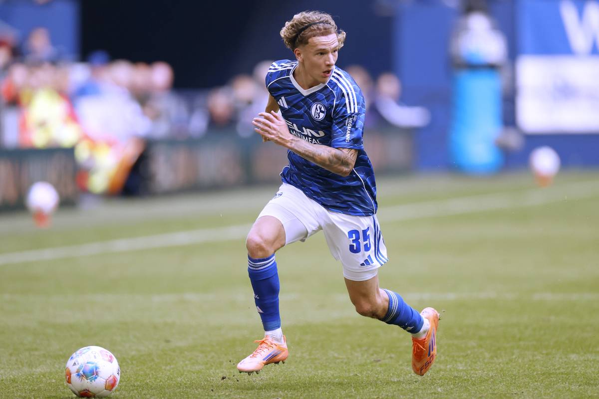 So pendelt Schalke-Talent zwischen Schule und Fußballplatz