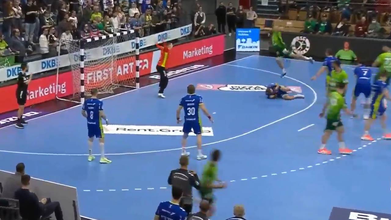 Irre 44 Prozent! Dieser Bundesliga-Keeper wird zum Matchwinner I HBL-Highlights
