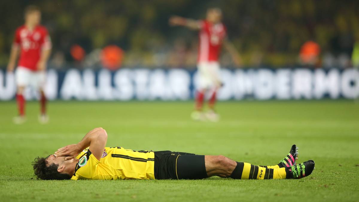 PLATZ 9 - DFB-Pokal 2015/16, Finale: Der Showdown in Berlin. Es ist Hummels' erstes Spiel nach der Bekanntgabe seines Wechsels zu den Bayern. Doch der Kapitän verlässt das Schiff vorzeitig. In der 78. Minute wird er wegen eines Muskelfaserrisses ausgewechselt.