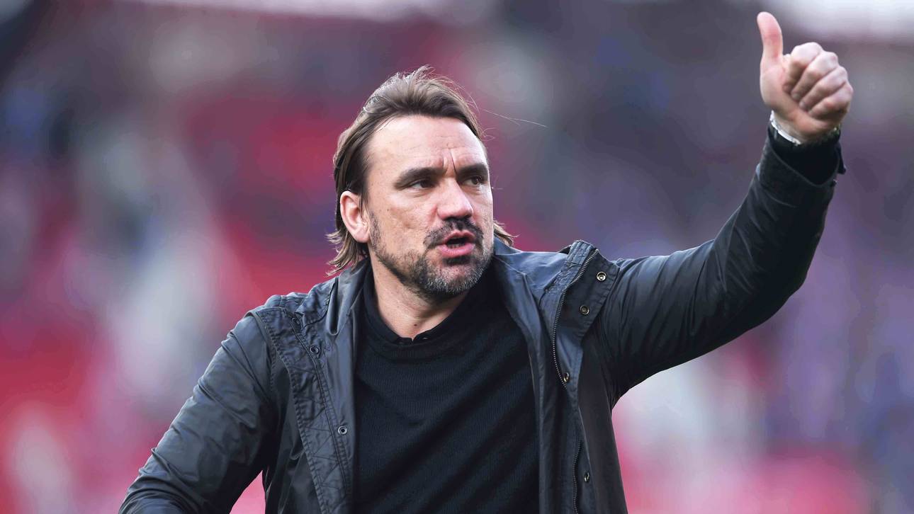 Farke feiert Aufstieg mit Norwich