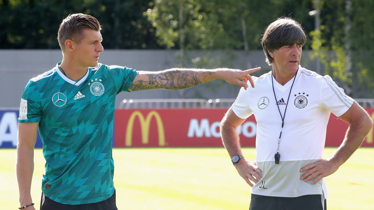 Kroos verteidigt Bundestrainer Löw