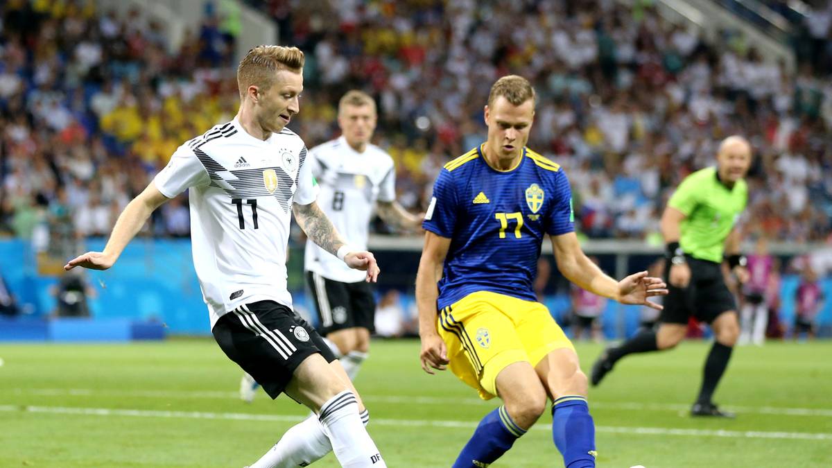 MARCO REUS: Startete für Özil auf der Spielmacher-Position, rochierte aber immer wieder mit Draxler und Müller. Wenig gefährliche Aktionen in der ersten Hälfte, erlöste eine verunsicherte deutsche Mannschaft dann mit dem ersten WM-Tor der Löw-Elf in Russland. Mit seinem linken Knie traf der Dortmunder nach Werner-Flanke (48). Trieb immer wieder an, bester Feldspieler mit Werner. SPORT1-Note: 2