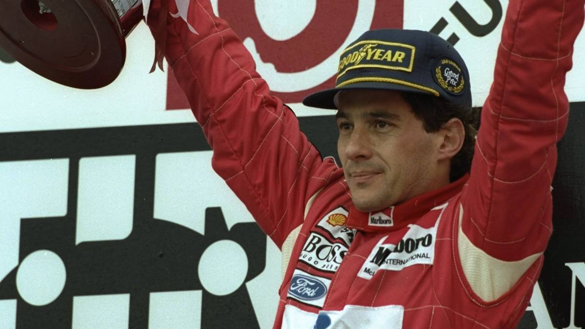 Wäre Senna nicht beim Großen Preis von San Marino 1994 tödlich verunglückt, hätte er seine Jagd nach Titeln noch weiter fortsetzen können - zumal er zu diesem Zeitpunkt im überlegenen Williams saß. Der Brasilianer gilt bis heute als der schnellste Formel-1-Fahrer aller Zeiten - und zahlreiche Siege von ihm zählen zu den großen F1-Klassikern