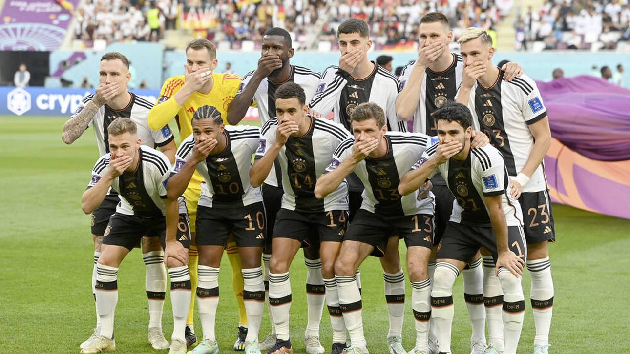 Die DFB-Spieler hielten sich vor der Partie gegen Japan den Mund zu 