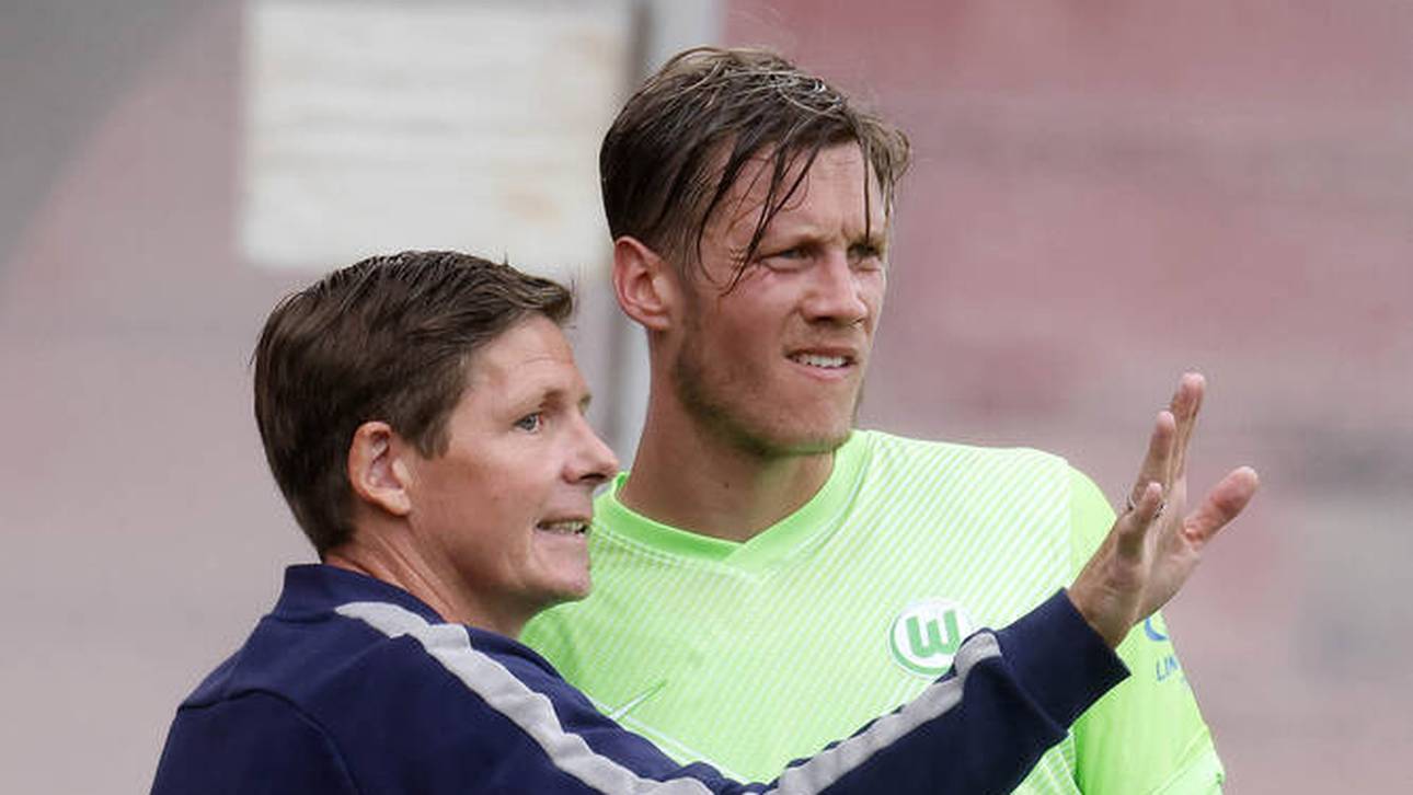 Wout Weghorst (r.) ist der beste Torjäger von Oliver Glasner bei Wolfsburg