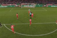 Der SC Freiburg sorgt im Viertelfinale des DFB Pokal für eine echte Überraschung. Mit einem Elfmeter in der Nachspielzeit werfen die Breisgauer den FC Bayern raus. 