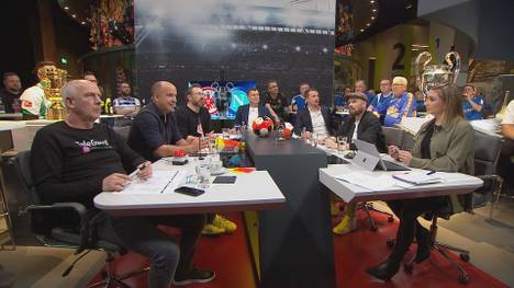 Randal Kolo Muani sieht gegen Neapel die Rote Karte. Die Gäste im Fantalk sind außer sich, vor allem weil der Schiedsrichter es sich nicht nochmal angeguckt hat.