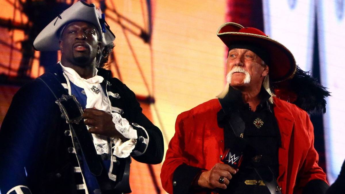 Hulk Hogan moderierte WWE WrestleMania 37 zusammen mit Titus O'Neil