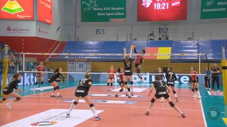 Beim Playoff-Duell der Roten Raben Vilsbiburg in Potsdam spricht die Statistik für die Gäste. Doch nach gewonnenem Auftaktsatz wird das Duell zur Pannen-Partie.