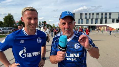 Die Vorfreude bei den Schalke-Fans ist riesig: Vor dem Bundesliga-Comeback gegen Augsburg sprechen die Anhänger über ihre Rückkehr ins Oberhaus und verraten, welche Ziele sie mit ihrem Klub in dieser Saison haben. 