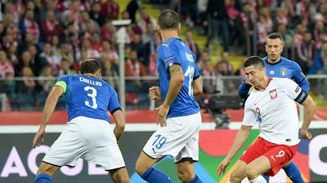 Nations League: Robert Lewandowski streitet sich mit Polens Nationaltrainer, Robert Lewandowski (rechts) blieb in der Nations League gegen Italien erneut ohne Tor