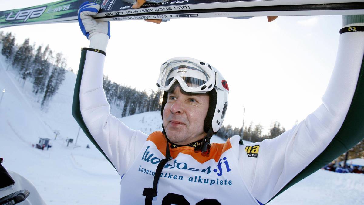 Zwischendurch einmal mehr der Versuch, wieder auf positive Weise in Erscheinung zu treten. 2008 kehrte er auf die Schanze zurück, wurde sogar noch einmal Weltmeister - bei der Senioren-WM in der Klasse der 40- bis 44-Jährigen