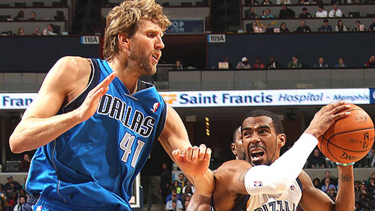 Nach einem durchwachsenen Jahr 2012 plagen Nowitzki auch 2012/13 einige Verletzungssorgen. Vor allem das Knie macht immer wieder Probleme. 2013 verpassen die Mavericks erstmals nach zwölf Jahren sogar die Playoffs. Der Umbruch nach dem Titelgewinn ist gescheitert