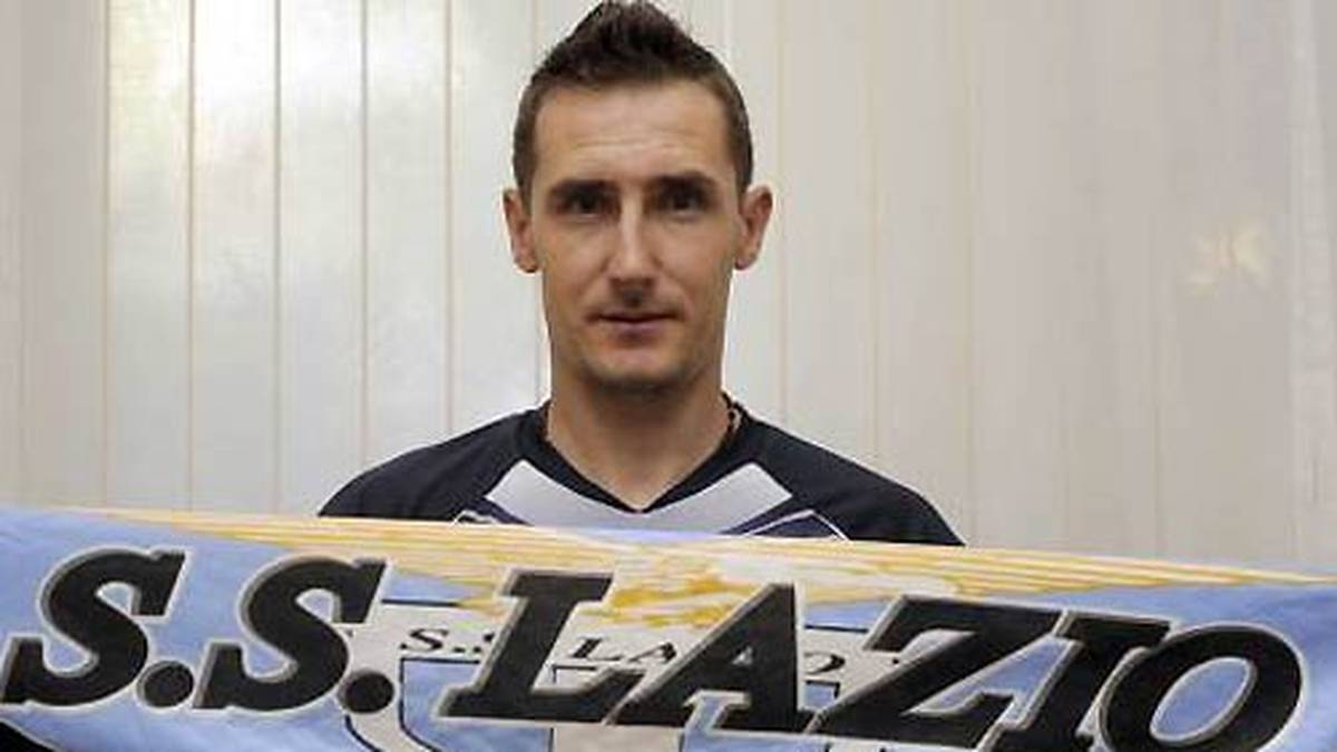 Die neue Herausforderung liegt in Italien bei Lazio Rom. "Ich freue mich auf diese neue Erfahrung.  Ich möchte dazu beitragen, Lazio wieder nach oben zu bringen und ich glaube, wir können um die Meisterschaft mitspielen", sagt Klose