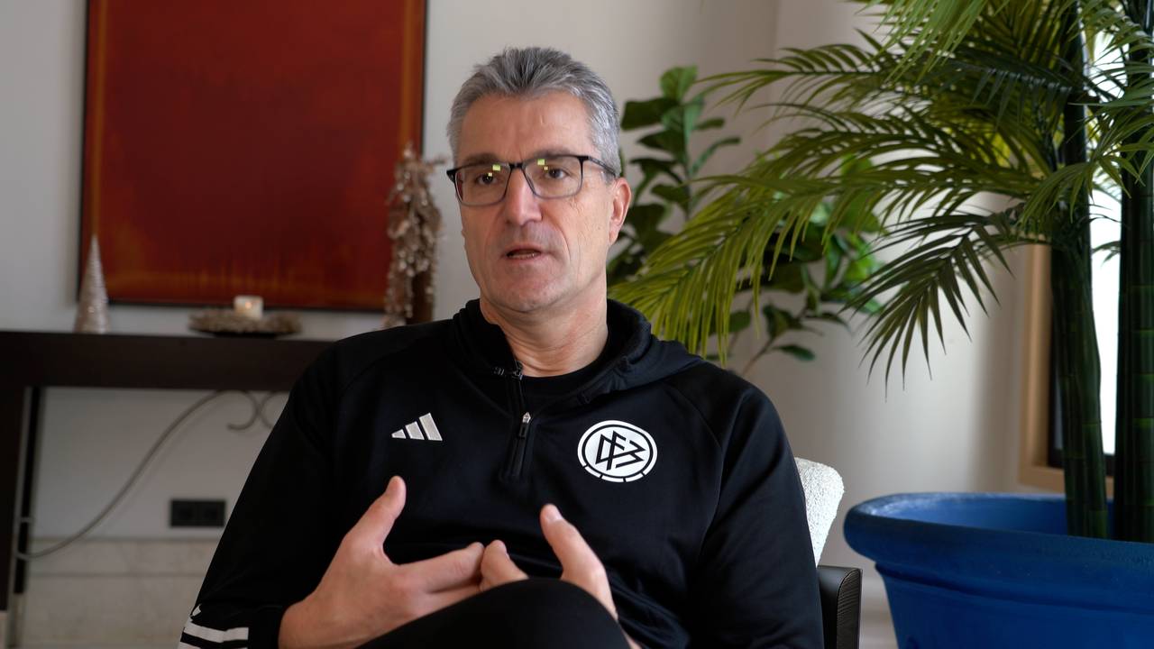 Zu lange VAR-Einsätze? Schiri-Boss reagiert