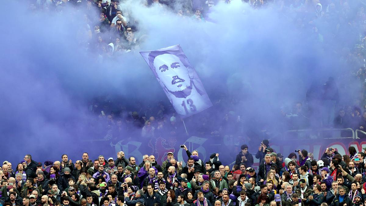 ...als die Fans zudem mit einer gigantischen Choreografie "Davide 13" in den Vereins- und italienischen Nationalfarben auf die Tribüne zauberten