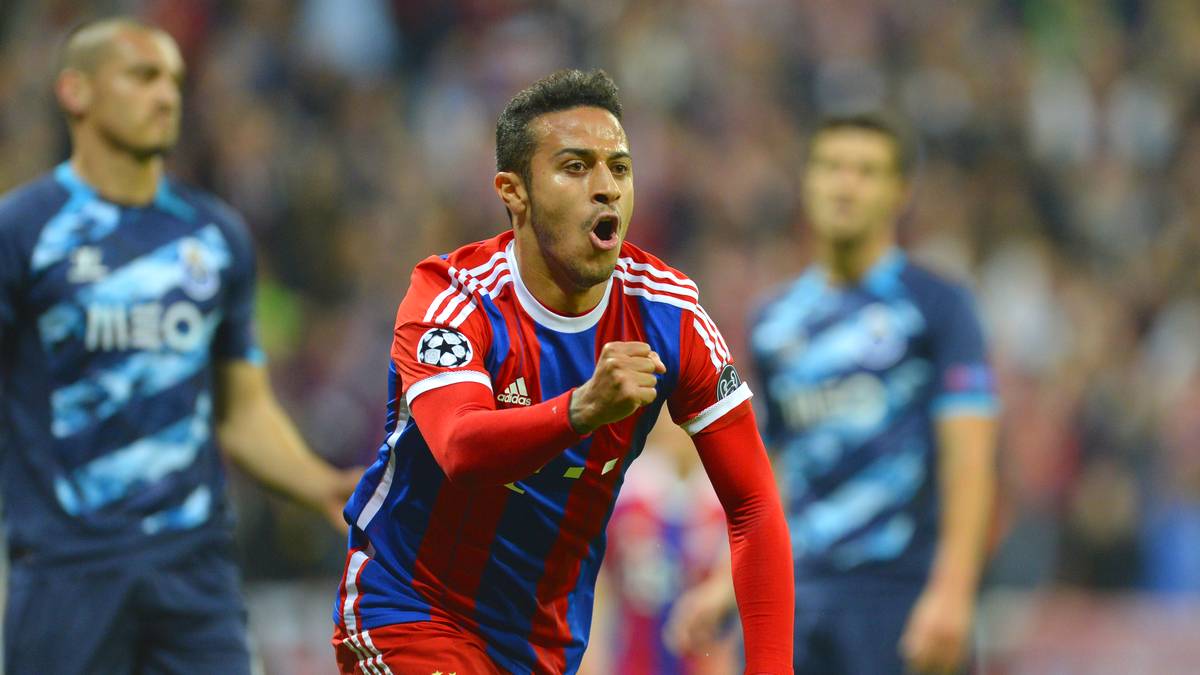 STARS: Thiago braucht nach einem Jahr Verletzungspause nur drei Wochen, um zum Dominator im Bayern-Mittelfeld zu werden. Angesichts fehlender Wettkampfpraxis besitzt der Spanier sogar noch Steigerungspotenzial. Thiago könnte zum entscheidenden Faktor bei der Jagd nach dem Henkelpott werden 