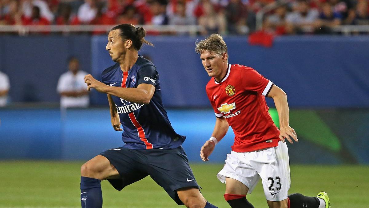 In der Saison 2015/16 schlüpfte Ibrahimovic zum letzten Mal ins Trikot von PSG - und traf unter anderem auf seinen baldigen Teamkollegen Bastian Schweinsteiger von Manchester United. 