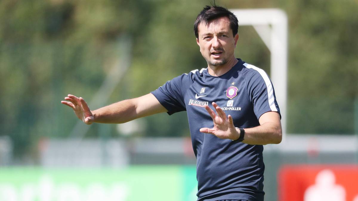 DANIEL MEYER (Erzgebirge Aue): "Es werden sich schon der Hamburger SV und der 1. FC Köln positionieren. Allein von der Qualität der Mannschaften, den finanziellen Voraussetzungen und der Wucht der Vereine wird an diesen Klubs kein Weg vorbeiführen. Wer sich dahinter in die Relegation mogelt, wird man sehen"