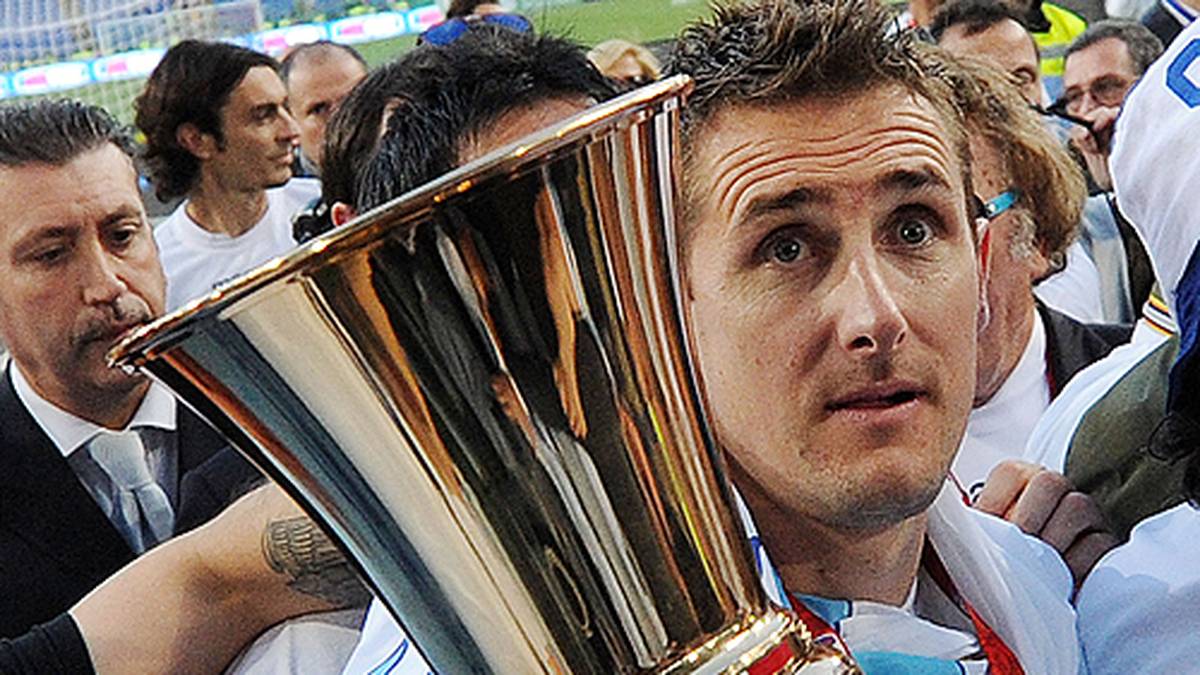 Mit Lazio gewinnt Klose 2013 das Pokalfinale gegen den Stadtrivalen AS Rom. Mit dem erhofften Meistertitel hat Lazio aber nichts zu tun. Es bleibt Kloses einziger Titel mit Lazio