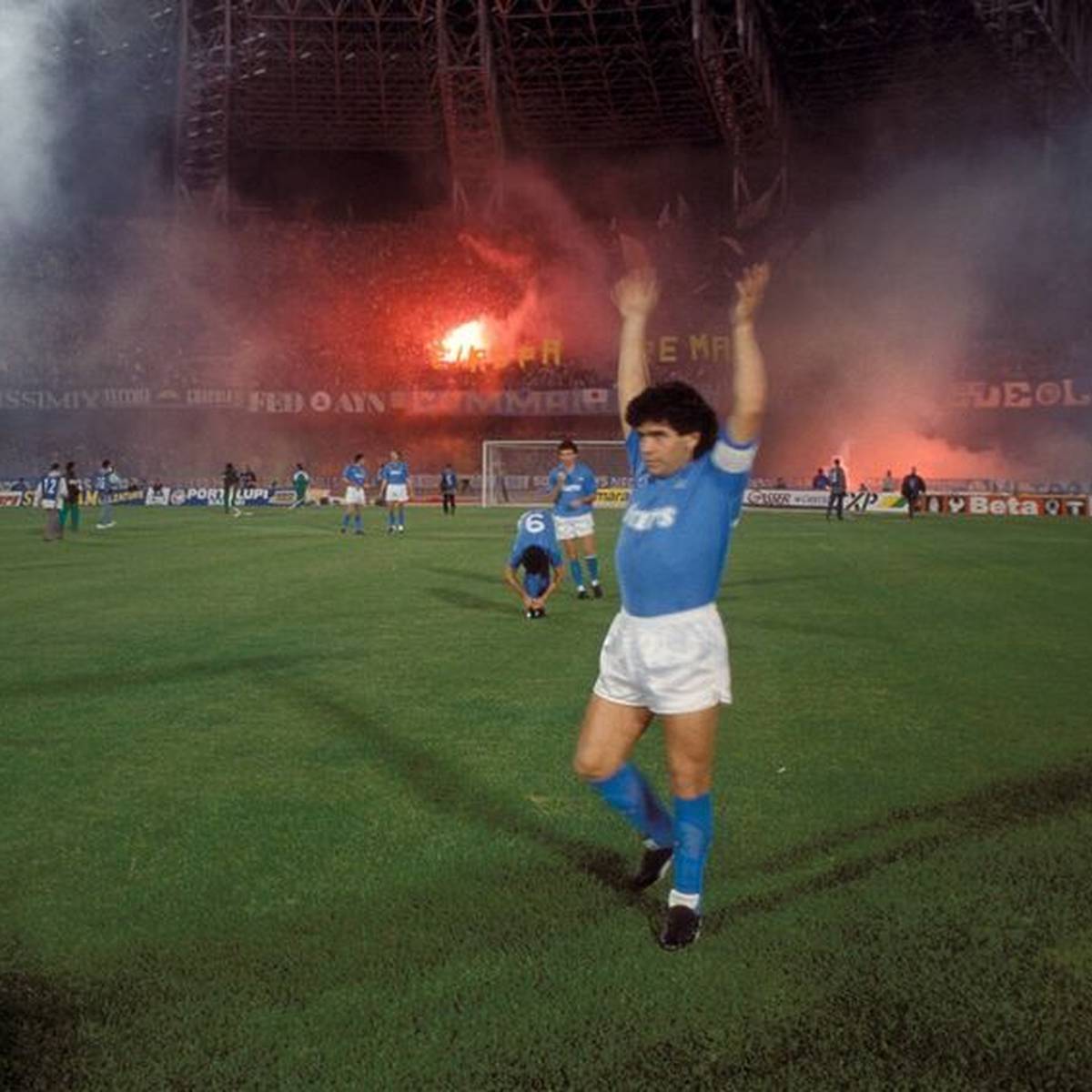 Diego Maradona Wie Er Neapel Einte Und Die Ssc Napoli Zum Ruhm Fuhrte