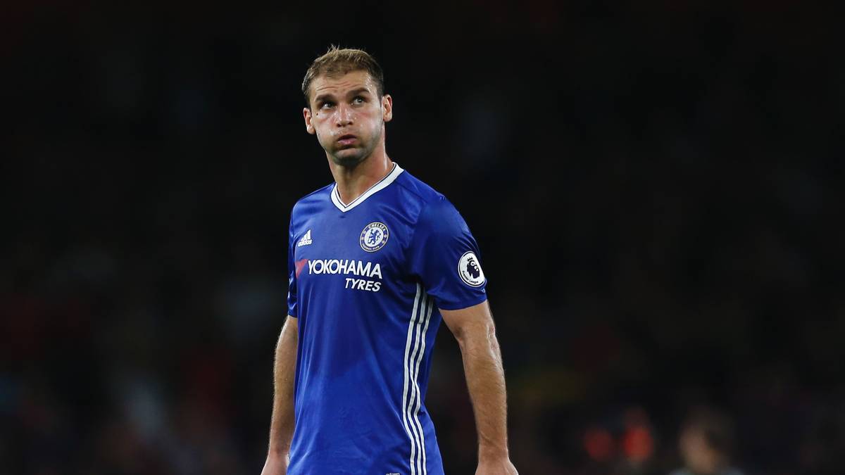 BRANISLAV IVANOVIC (FC Chelsea): Der Serbe war jahrelang kaum aus Chelseas Startformation wegzudenken, seit der Ankunft von Antonio Conte und dessen Systemumstellung ist Ivanovic aber immer häufiger außen vor. Sein auslaufender Vertrag wird wohl nicht verlängert