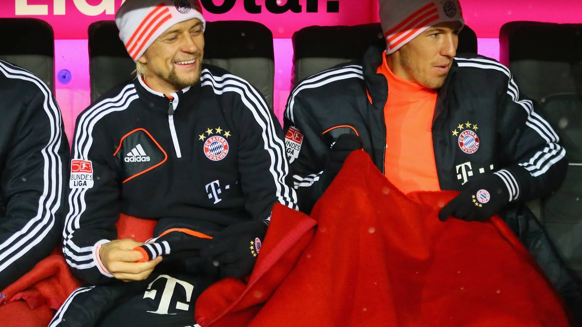 Robben sieht in der Liga öfter als gewohnt von der Bank aus zu: Aufgrund von Verletzungen kommt er lang nicht in Tritt und weil sich das Team auch ohne ihn in einen Lauf steigert, verzichtet Heynckes oft auf ihn, er spielt nur viermal durch