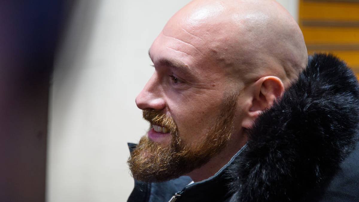 TYSON FURY (Boxen) beschimpft Unterzeichner einer Petition, in der zahlreiche Kritiker dafür plädieren, Fury von der Nominierungsliste für den BBC Sports Personality of the Year Award zu streichen, mit derben Worten. Er nannte sie "Wankers" - das Wort, übersetzt ins Deutsche, beginnt ebenfalls mit "W"