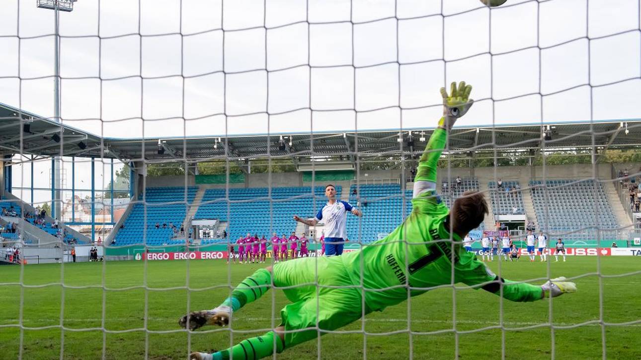 Hoeneß übersteht Elfer-Krimi