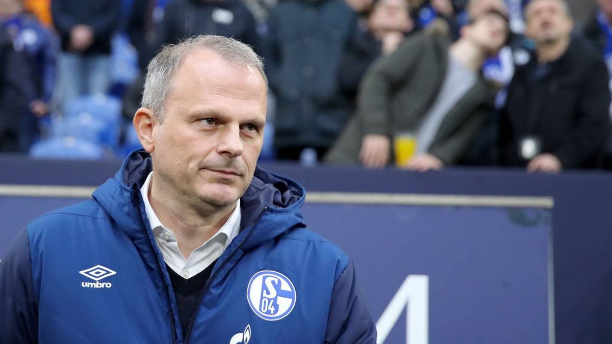Jochen Schneider spricht dem BVB vor dem Derby auf Schalke die Favoriten-Rolle zu