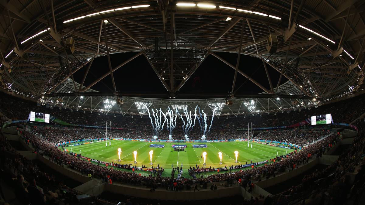 Vorletztes Spiel bei der Rugby-WM. Im Olympiastadion von London spielen Südafrika und Argentinien um Platz drei. Die Stimmung in der ausverkauften Arena ist hervorragend. Vor dem Spiel wird ein Feuerwerk gezündet.