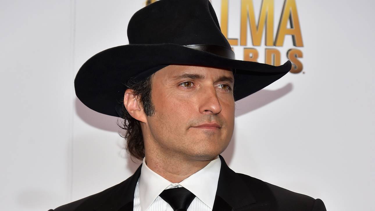 2014 NCLR ALMA Awards - Winner's Walk